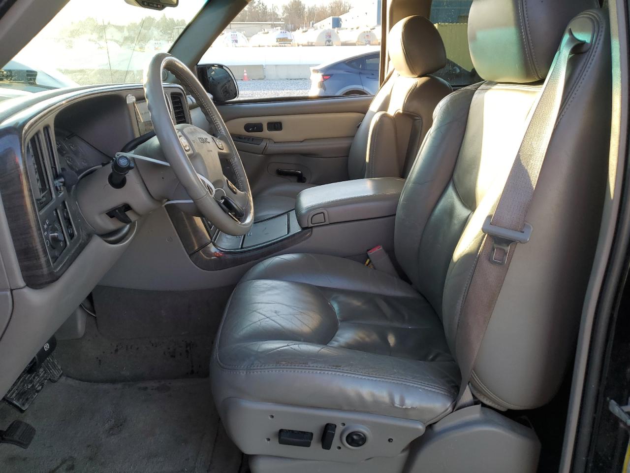 2004 GMC Sierra - Image 7