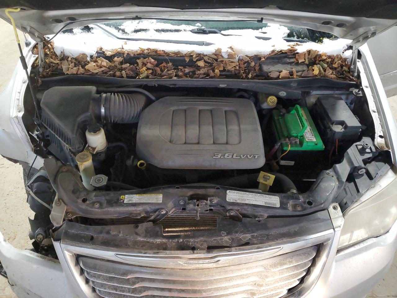 2011 Chrysler Town & Country - Image 12