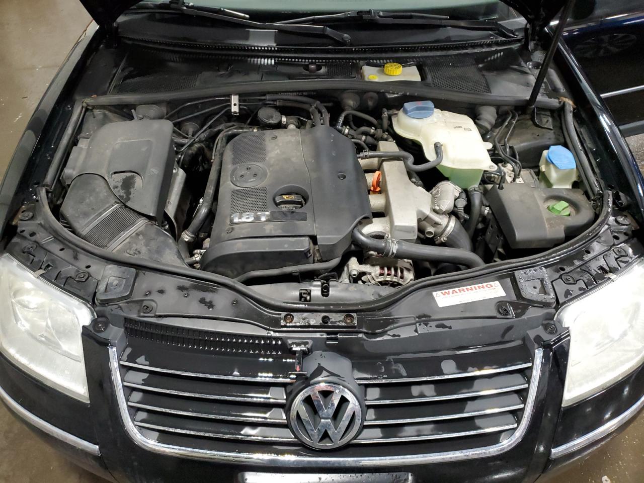 2004 Volkswagen Passat - Image 11