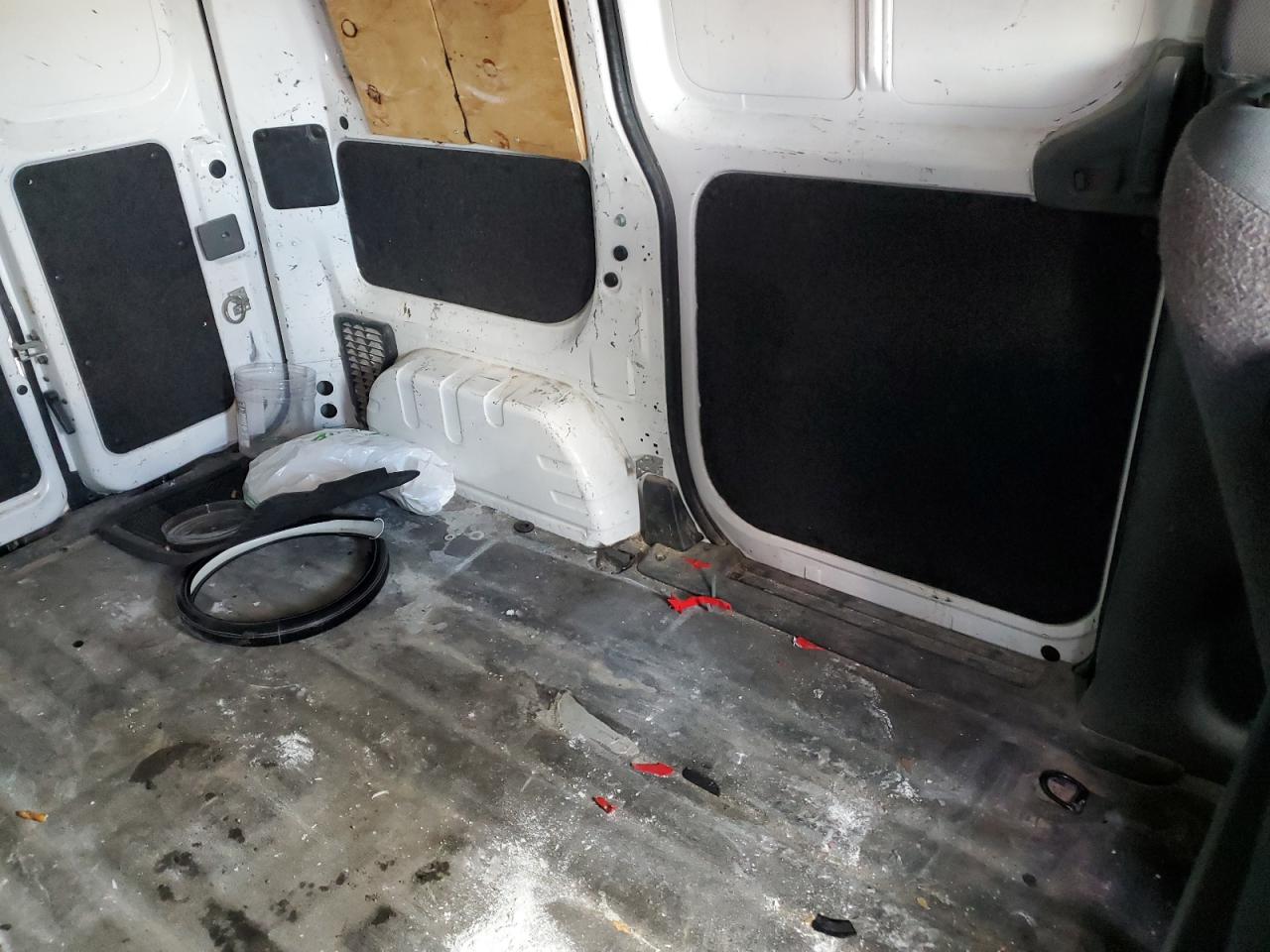 2015 Chevrolet Express - Image 11