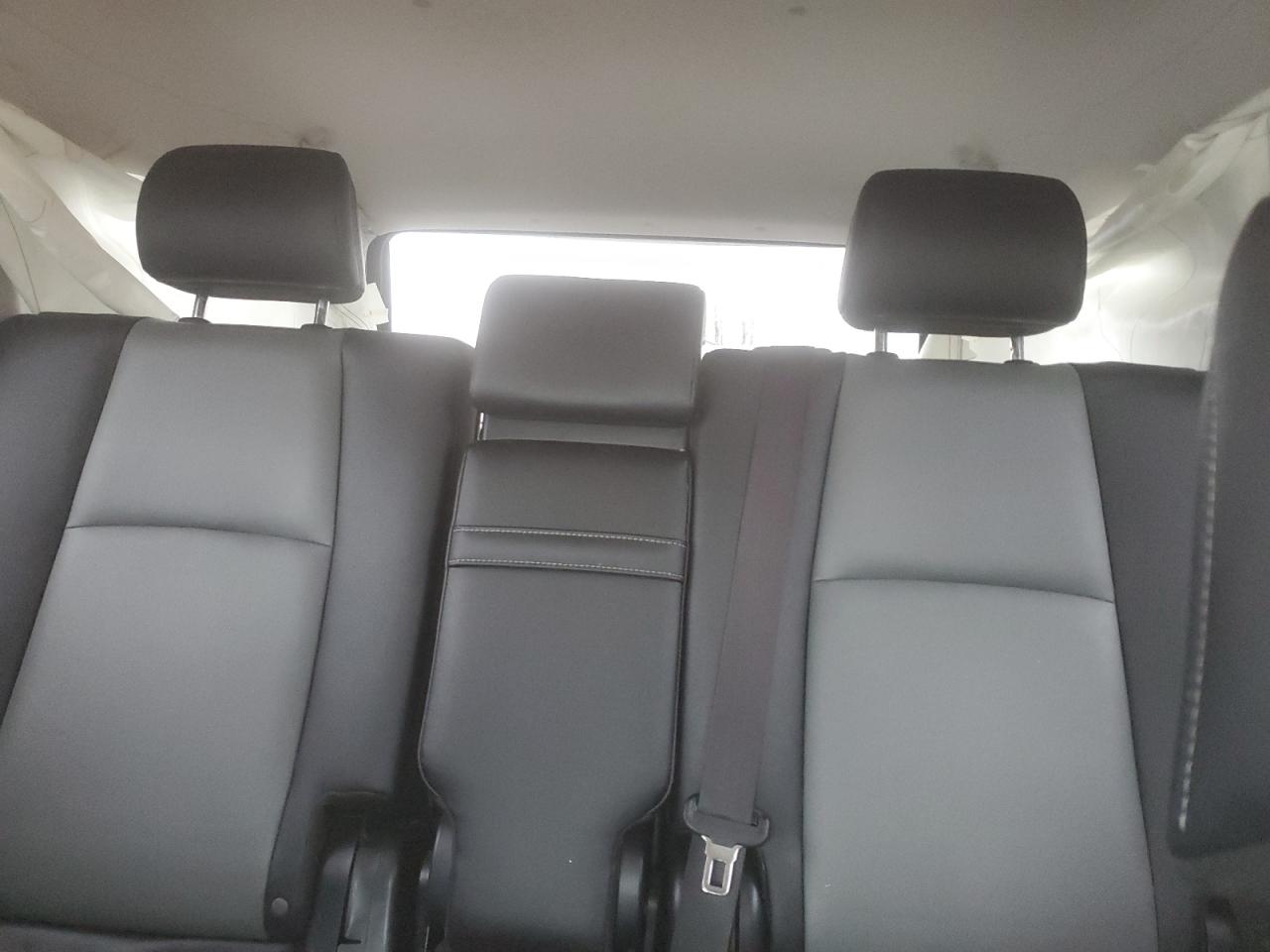 2020 Toyota 4Runner - Image 10