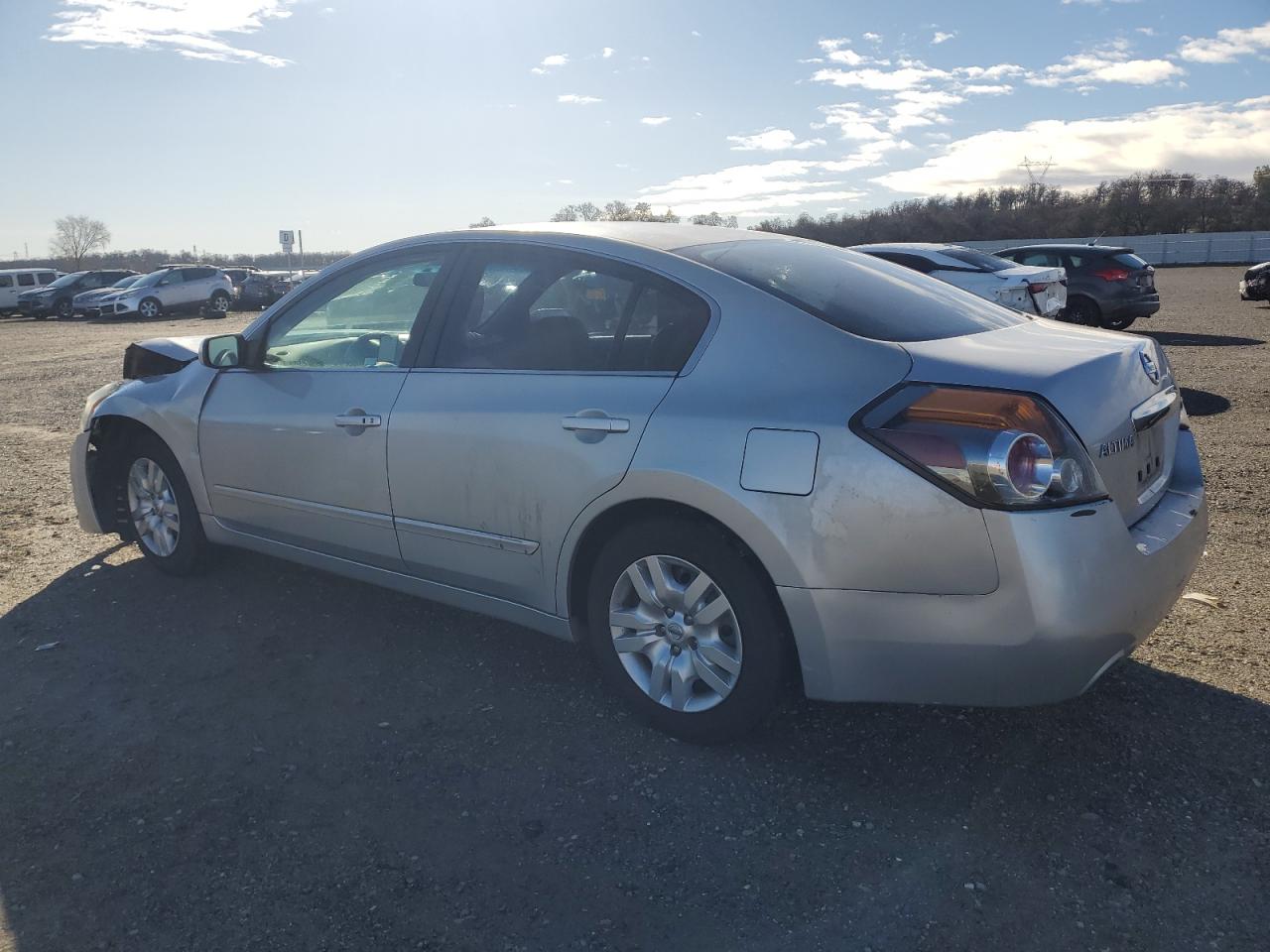 2011 Nissan Altima - Image 2