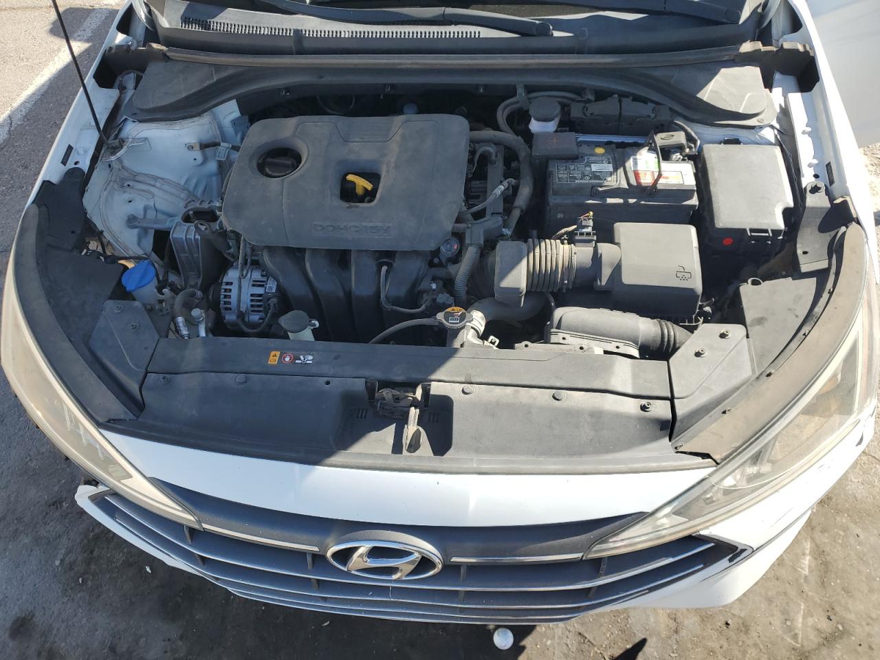 2020 Hyundai Elantra - Image 12