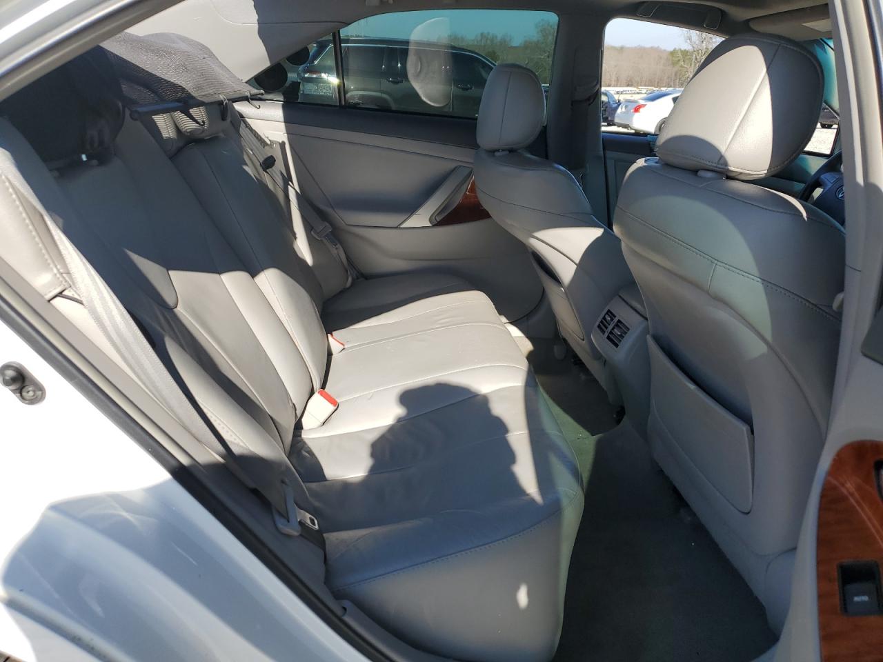 2011 Toyota Camry - Image 10