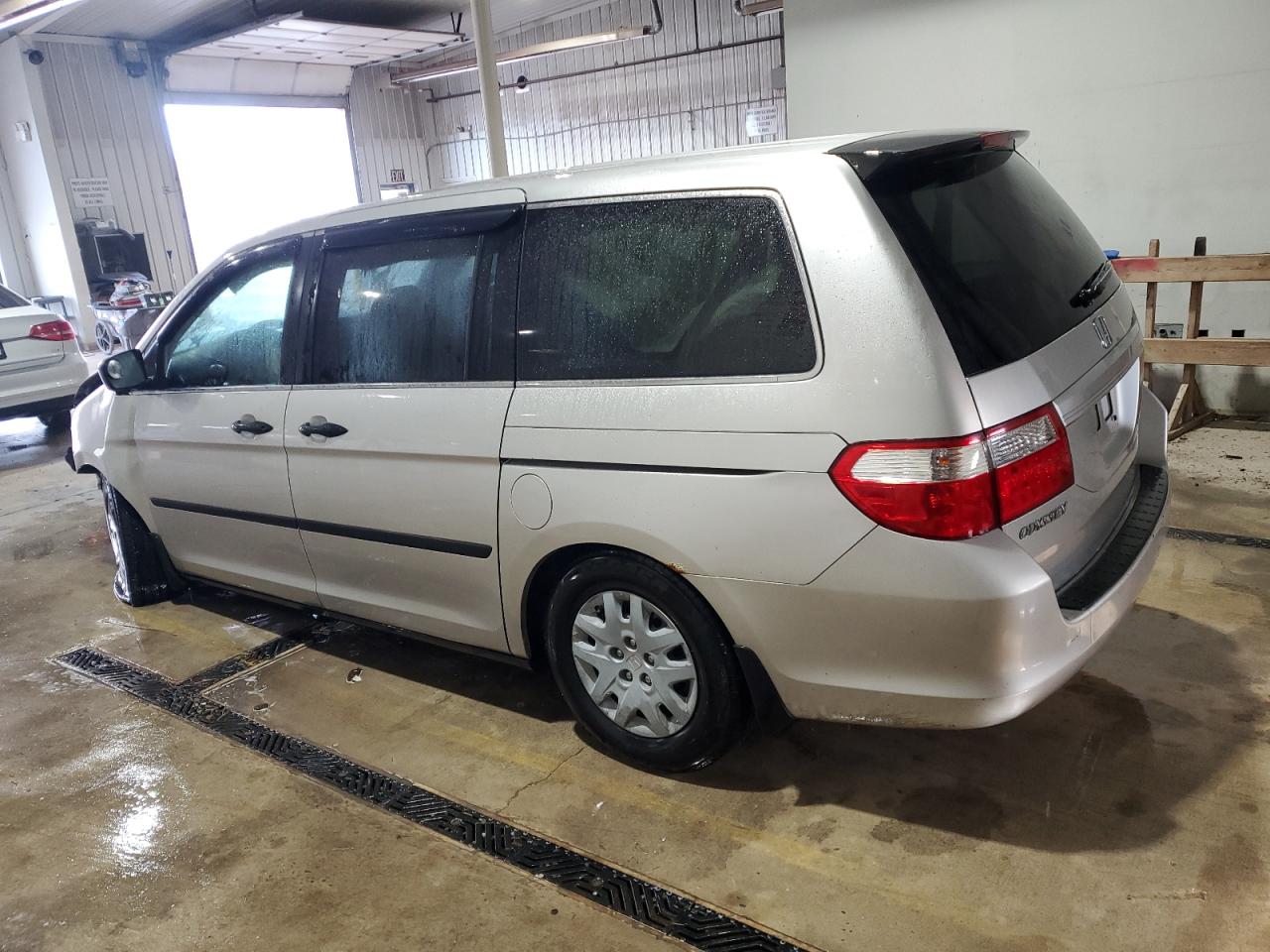 2007 Honda Odyssey - Image 2