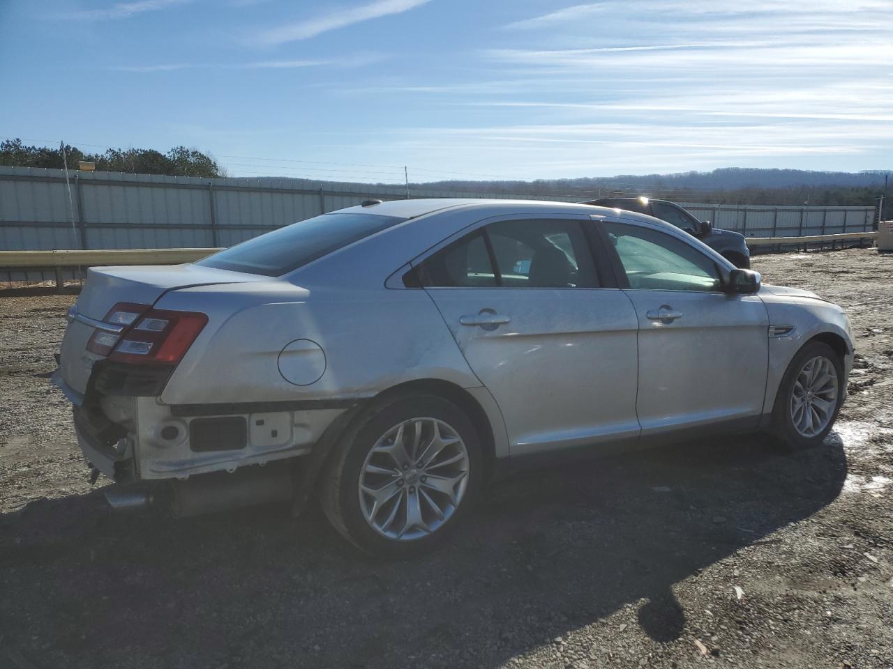 2014 Ford Taurus - Image 3