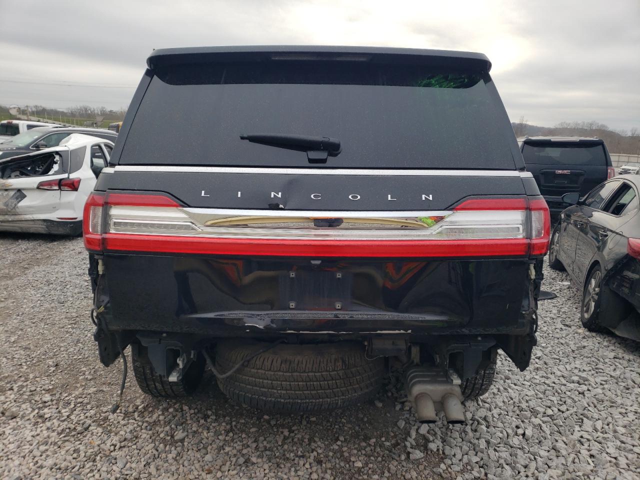 2019 Lincoln Navigator - Image 6