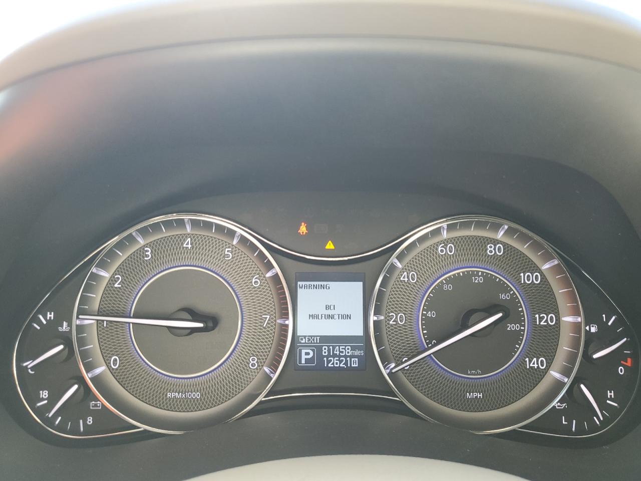 2015 Infiniti QX80 - Image 9