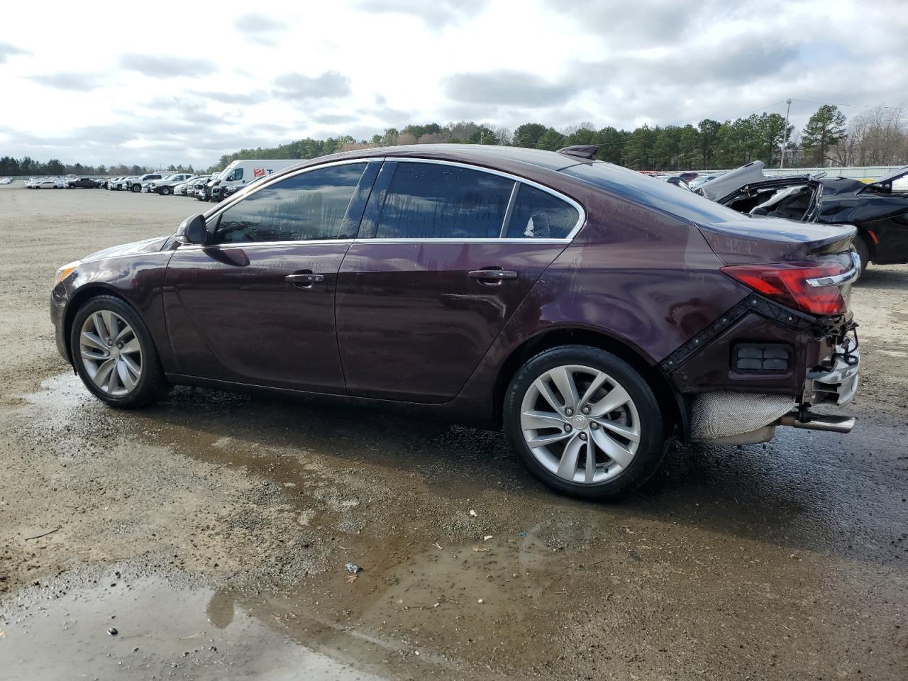 2017 Buick Regal - Image 2