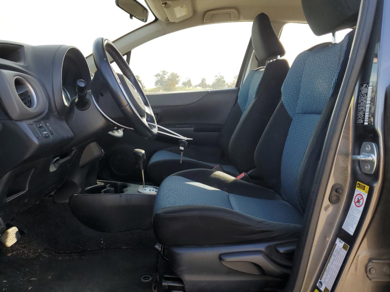 2012 Toyota Yaris - Image 7