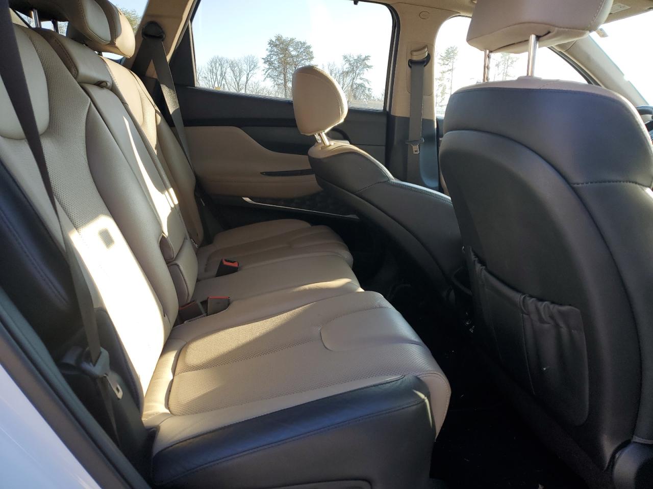 2020 Hyundai Santa Fe - Image 12