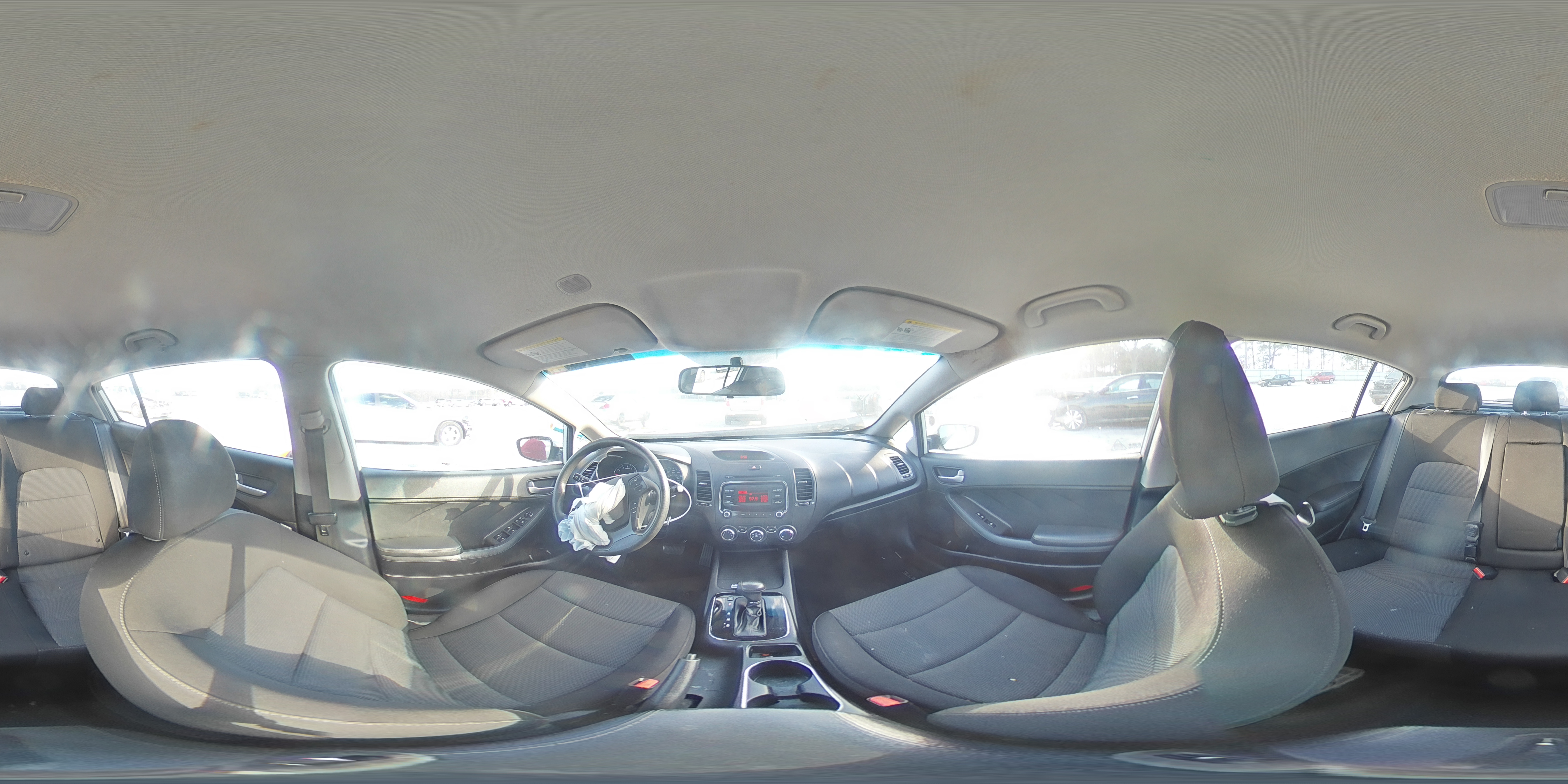 2017 Kia Forte - Image 13