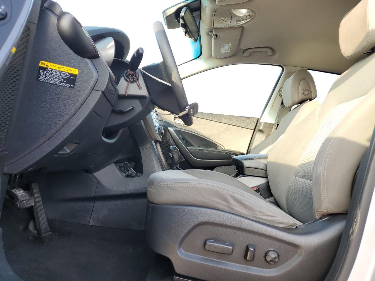 2017 Hyundai Santa Fe - Image 7
