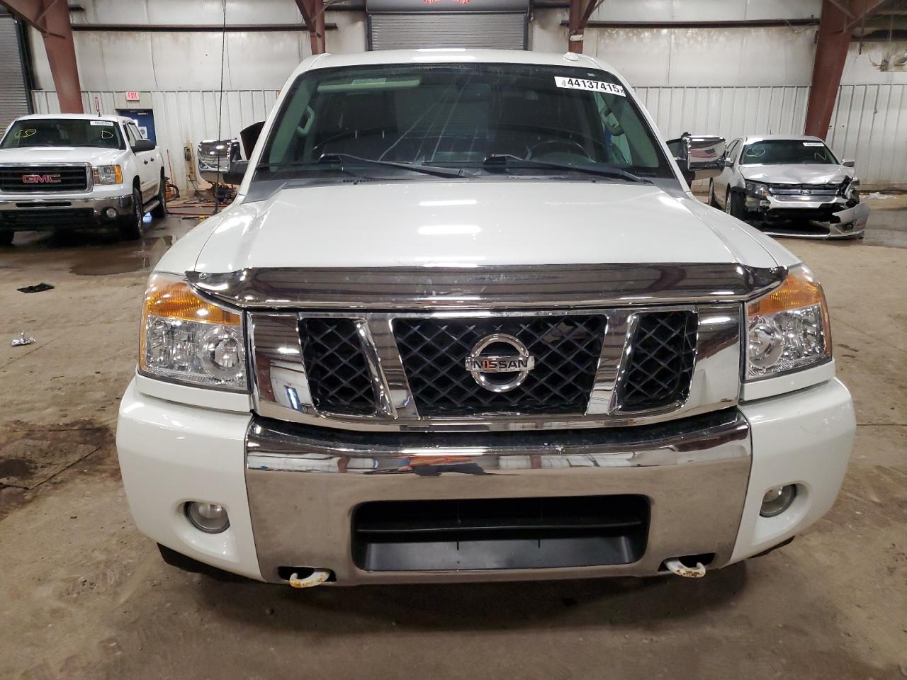 2015 Nissan Titan - Image 5