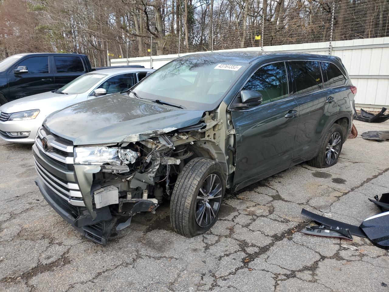 2018 Toyota Highlander - Image 1