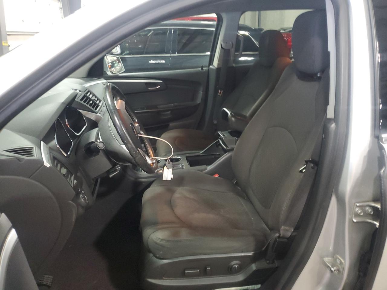 2010 Chevrolet Traverse - Image 7