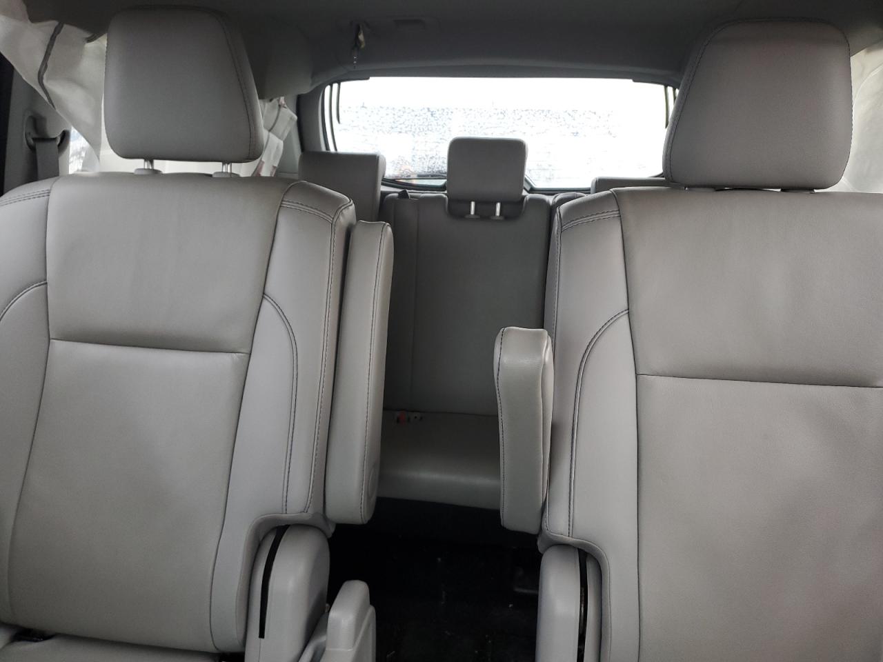 2019 Toyota Highlander - Image 10