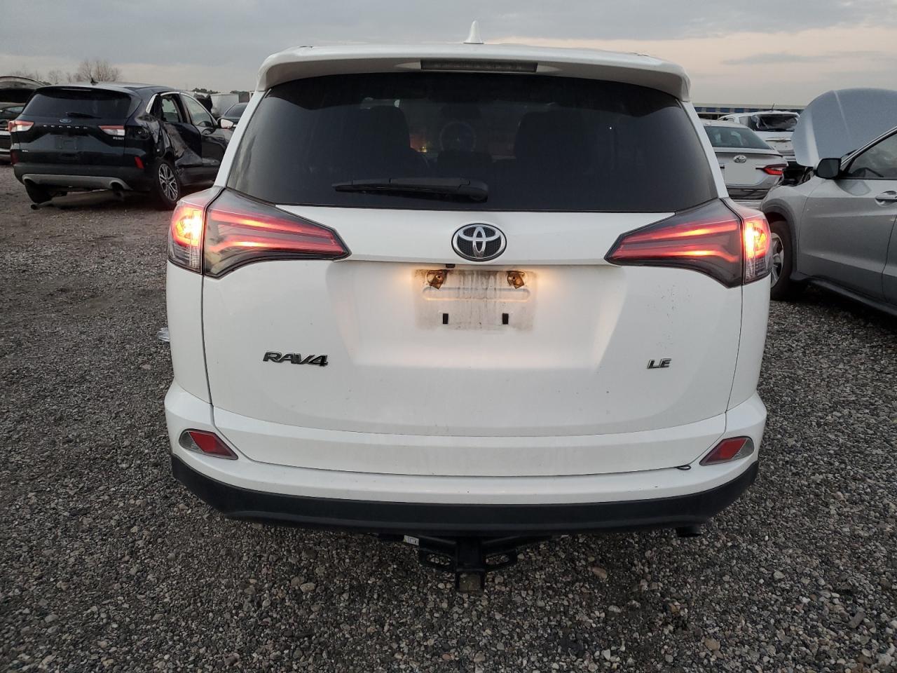 2018 Toyota RAV 4 - Image 6