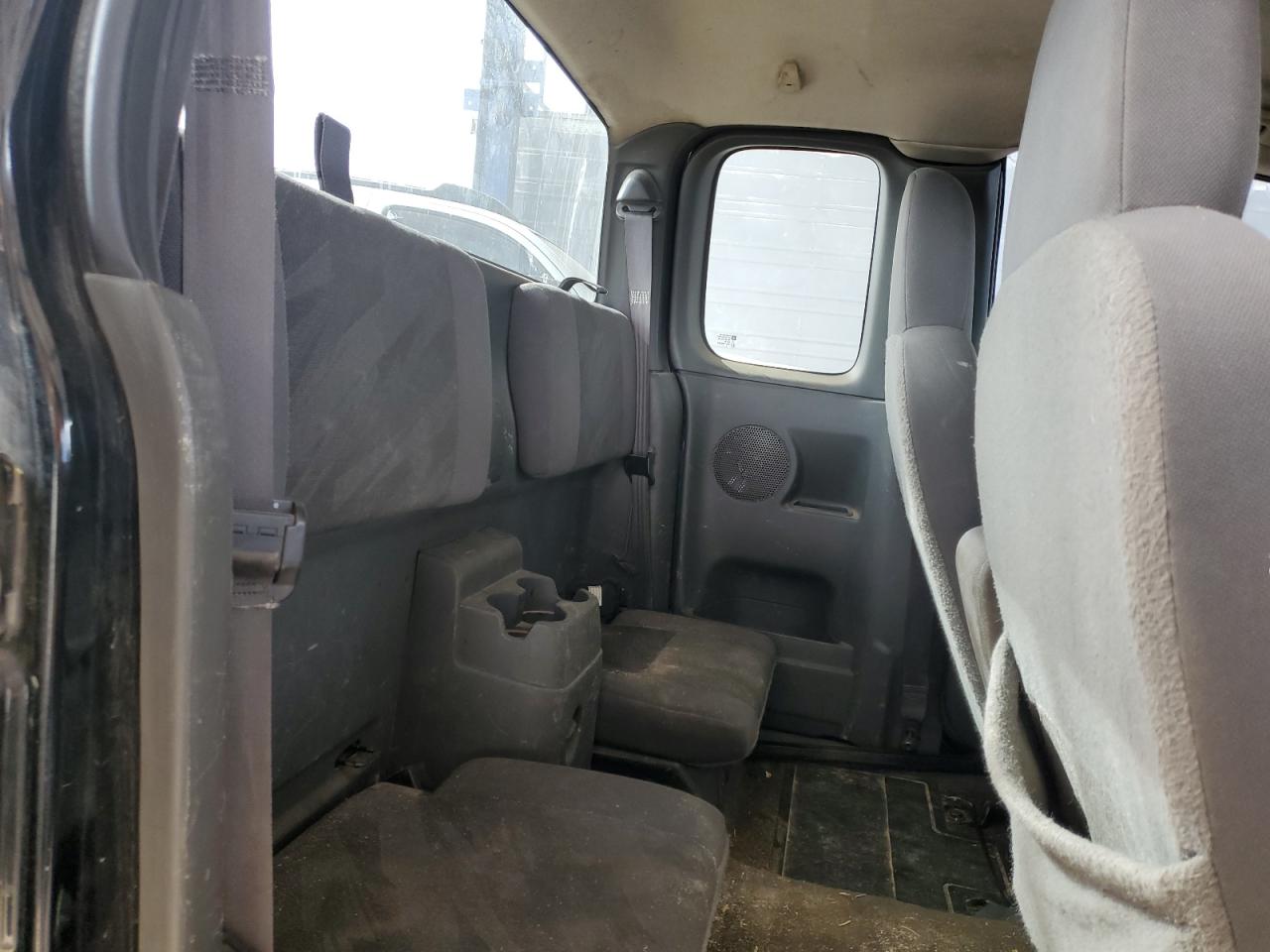 2005 Chevrolet Colorado - Image 10