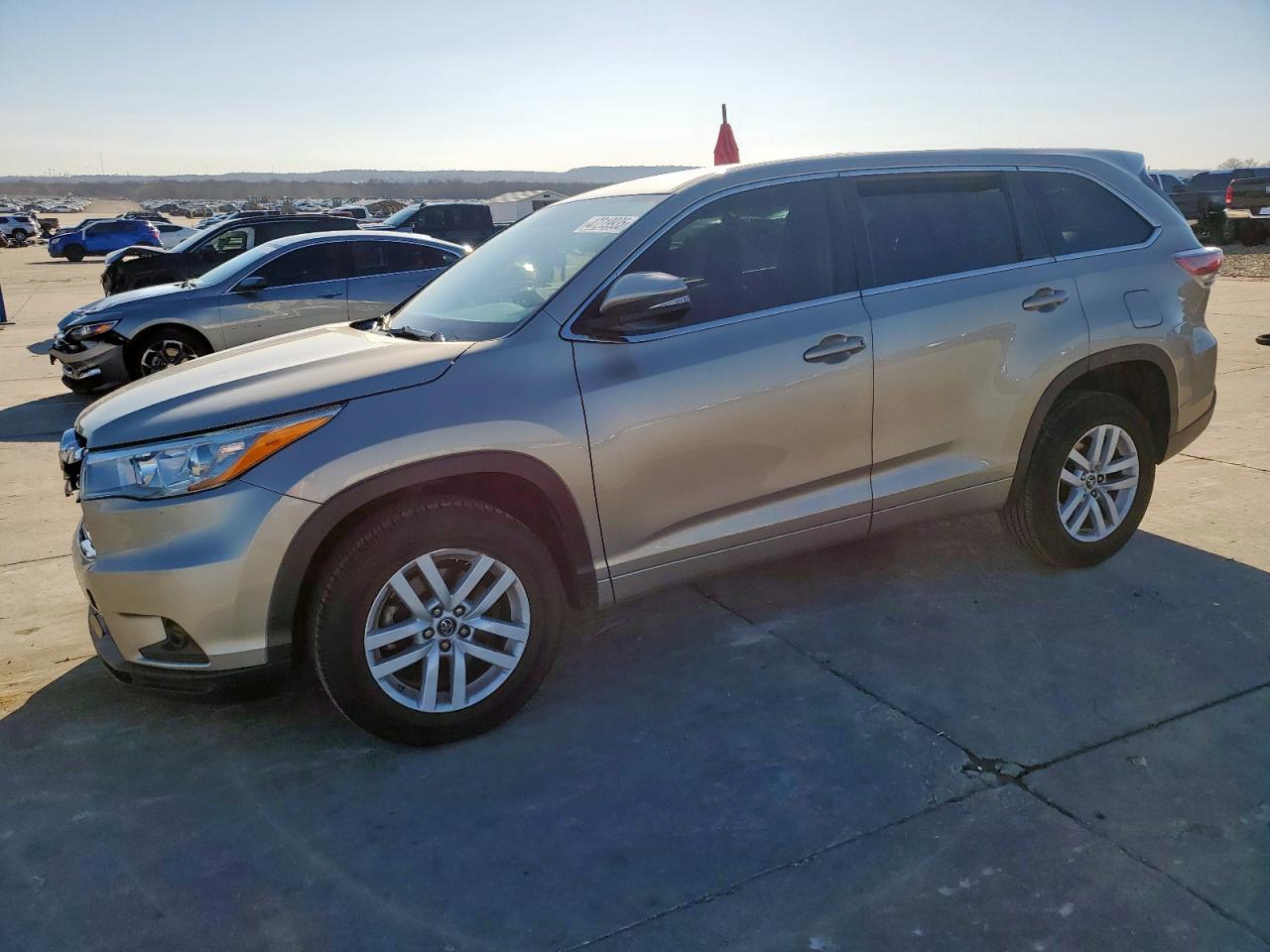 2016 Toyota Highlander - Image 1