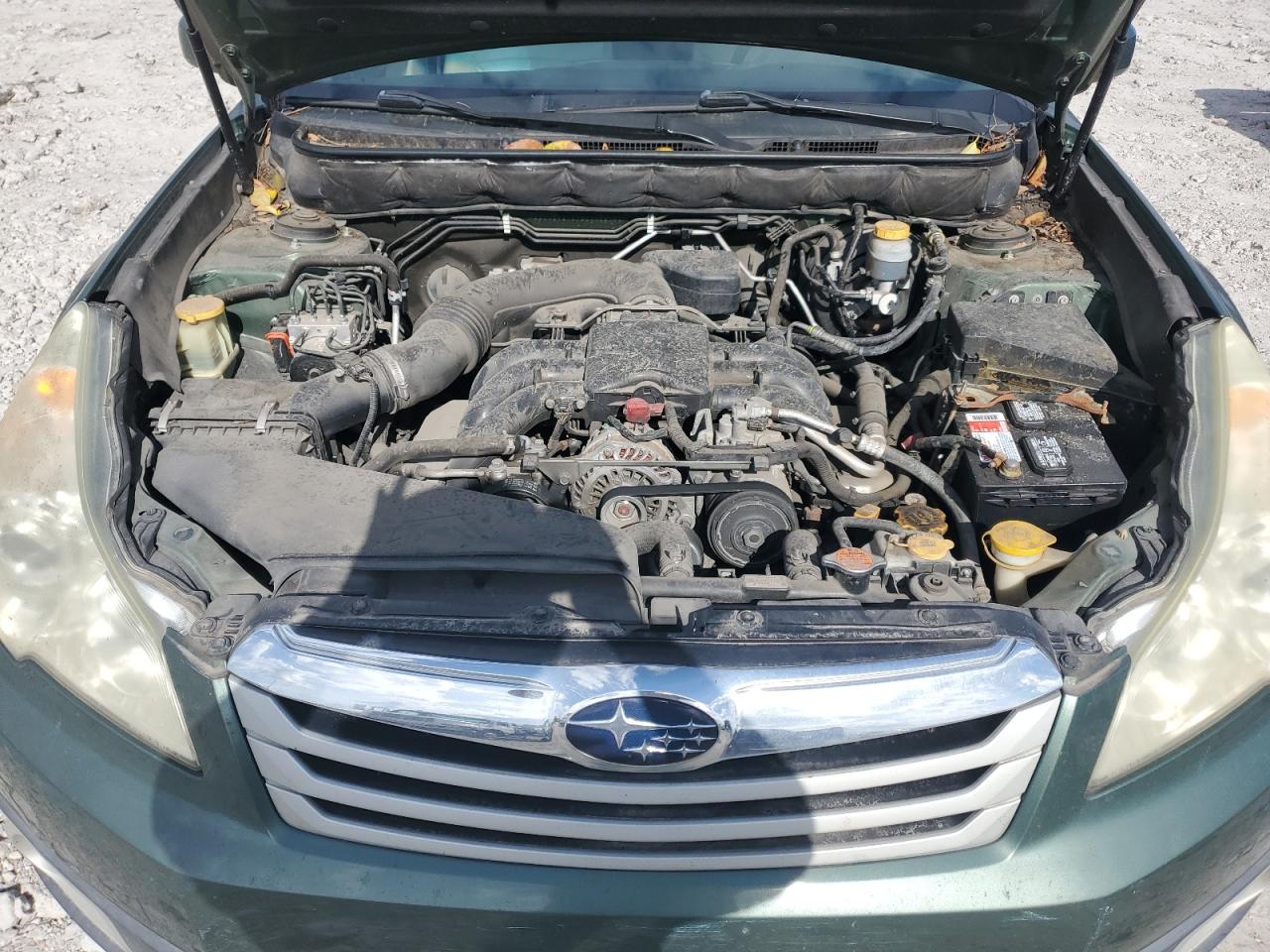 2011 Subaru Outback - Image 14
