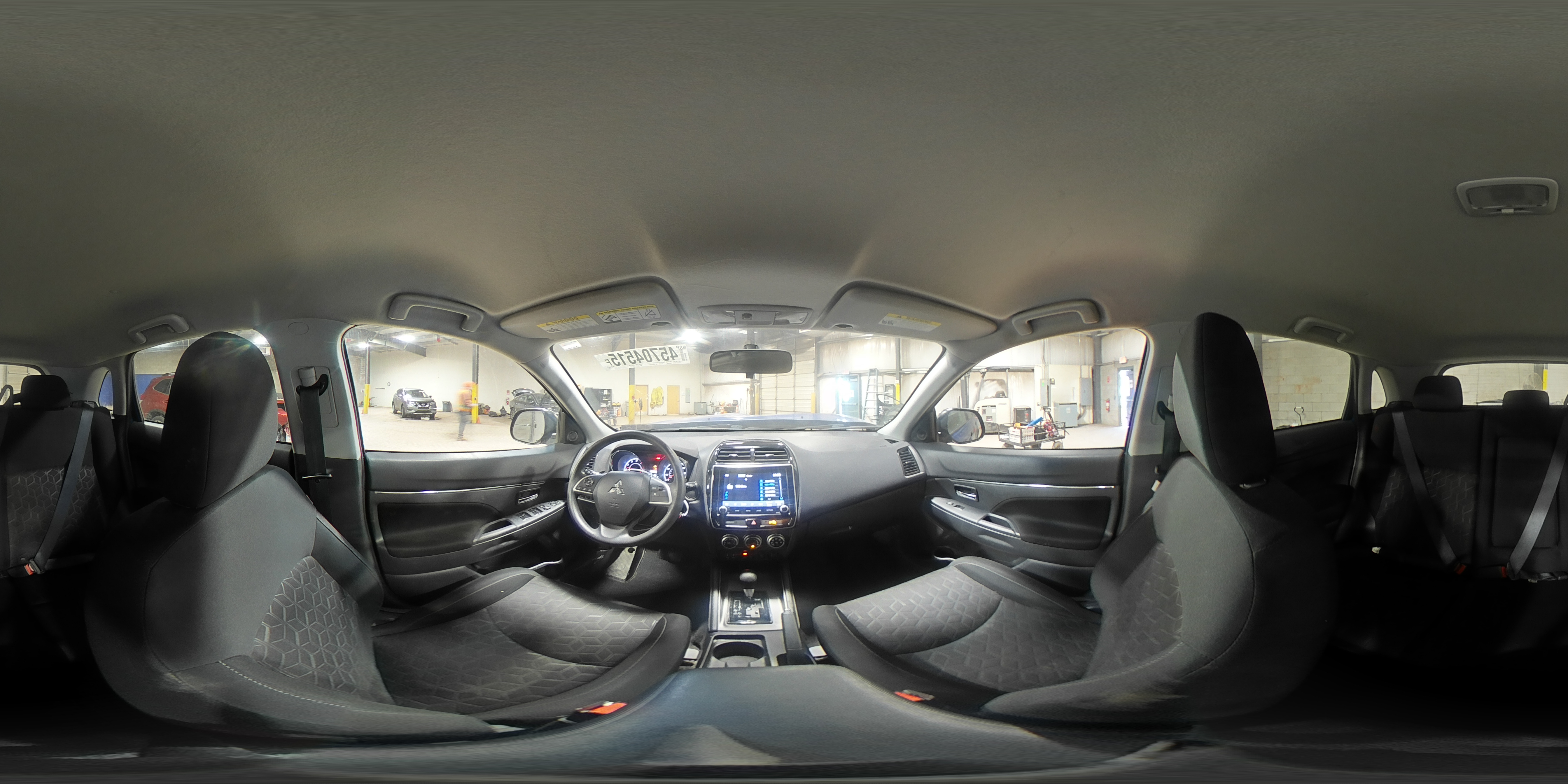 2020 Mitsubishi Outlander - Image 16