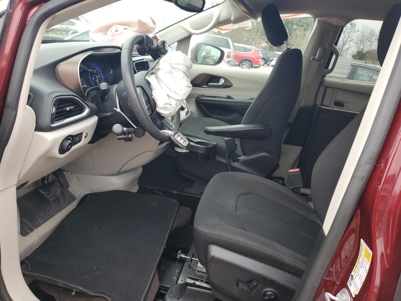 2018 Chrysler Pacifica - Image 7