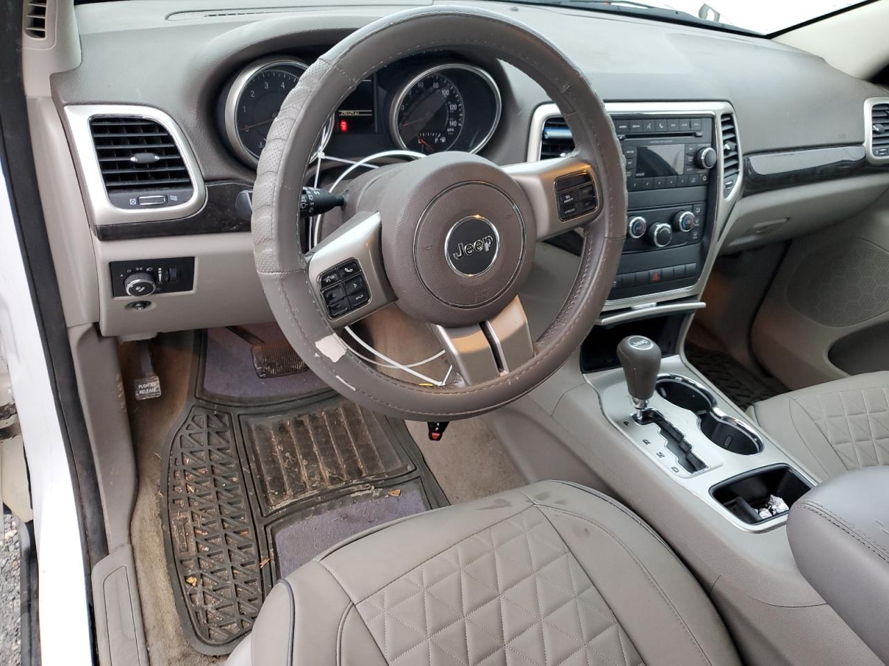 2013 Jeep Grand Cherokee - Image 8