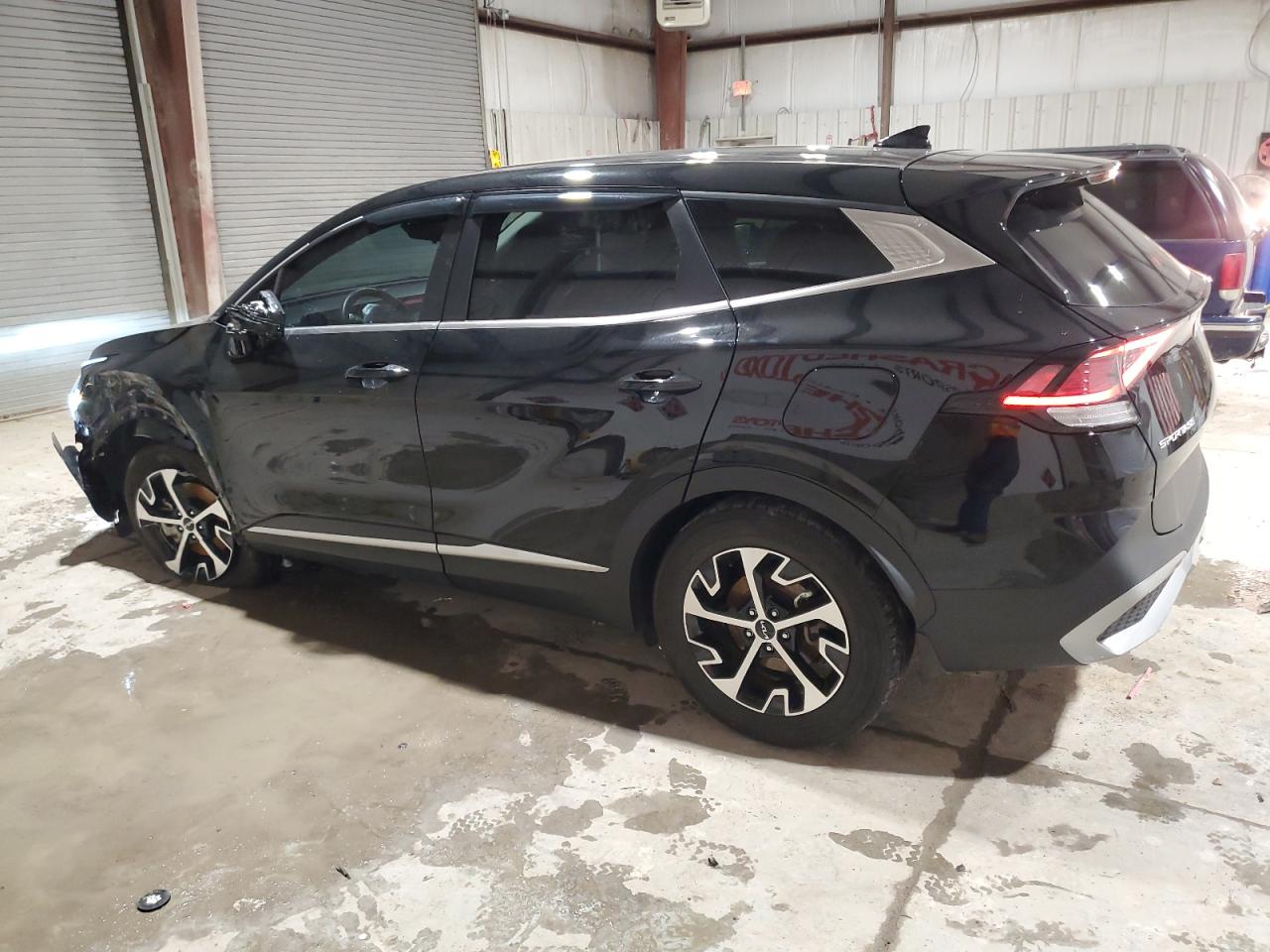 2023 Kia Sportage - Image 2