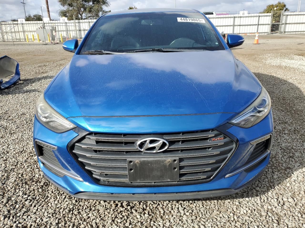 2017 Hyundai Elantra - Image 5