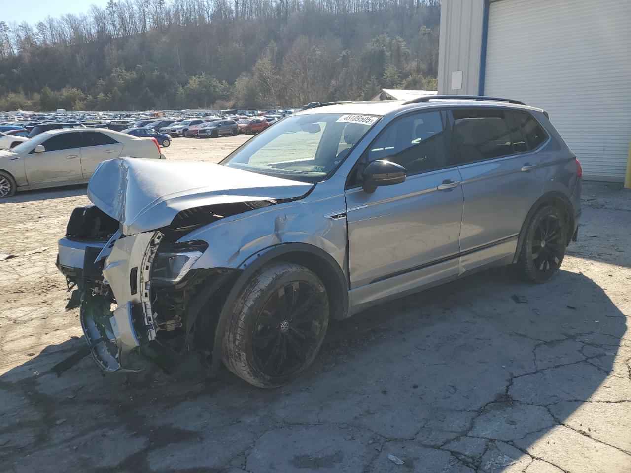 2021 Volkswagen Tiguan Se na sprzedaż w Hurricane, WV - Front End