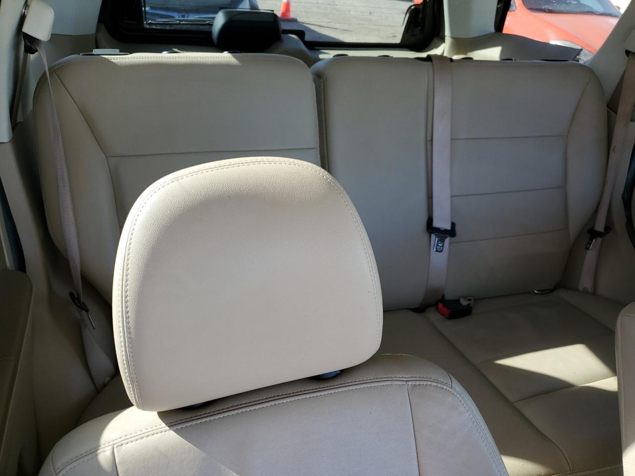 2011 Ford Escape - Image 11