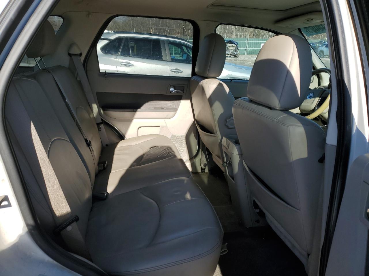 2011 Mercury Mariner - Image 10