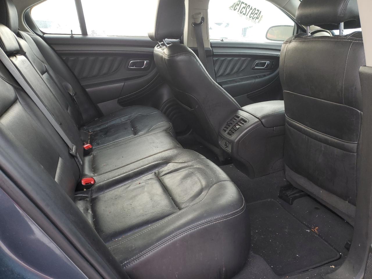 2010 Ford Taurus - Image 10