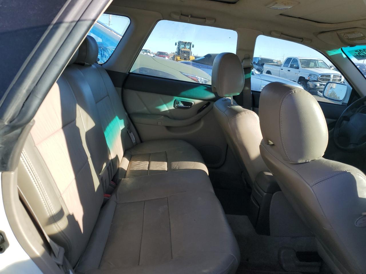 2000 Subaru Legacy - Image 10