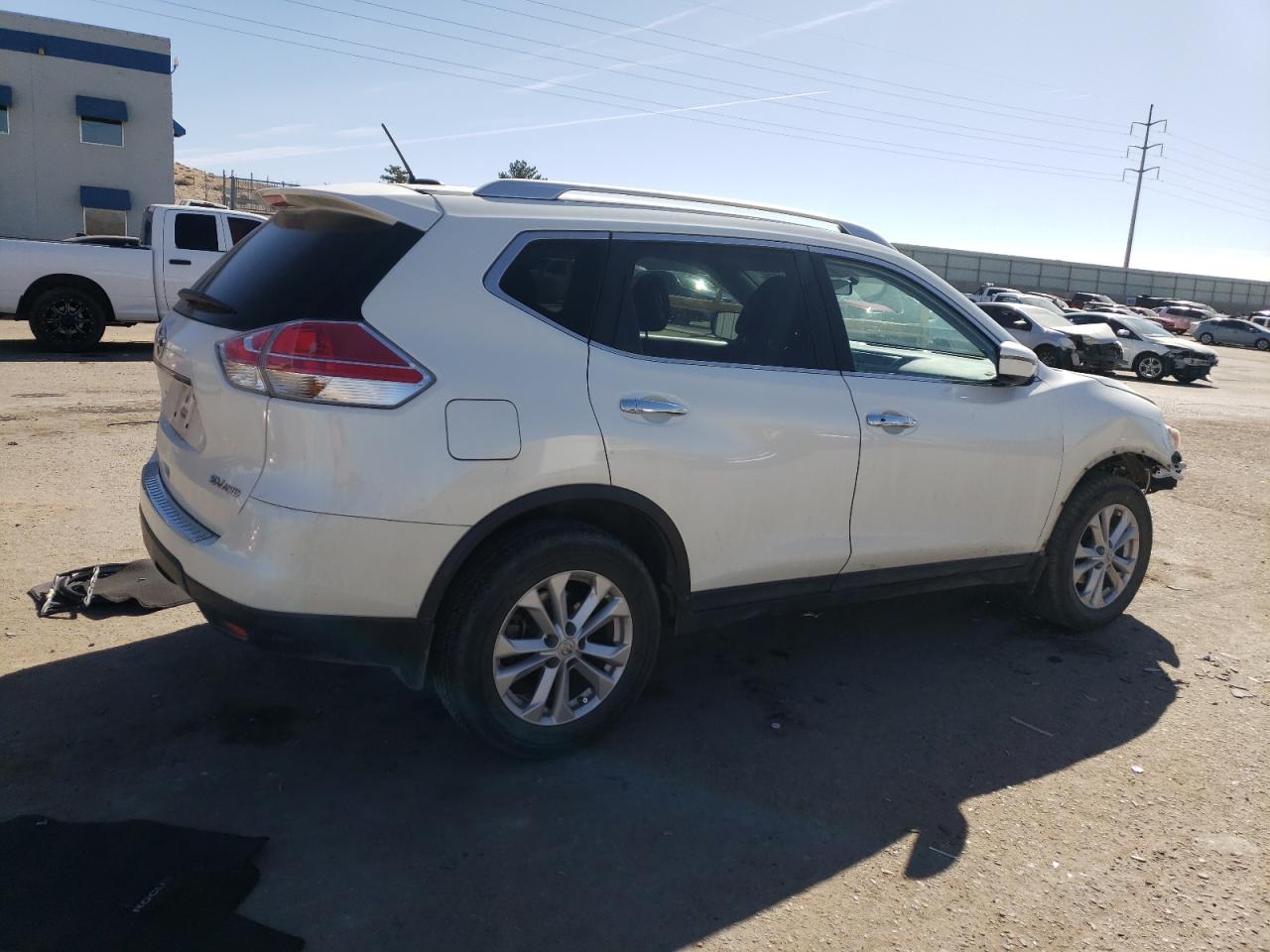 2016 Nissan Rogue - Image 3