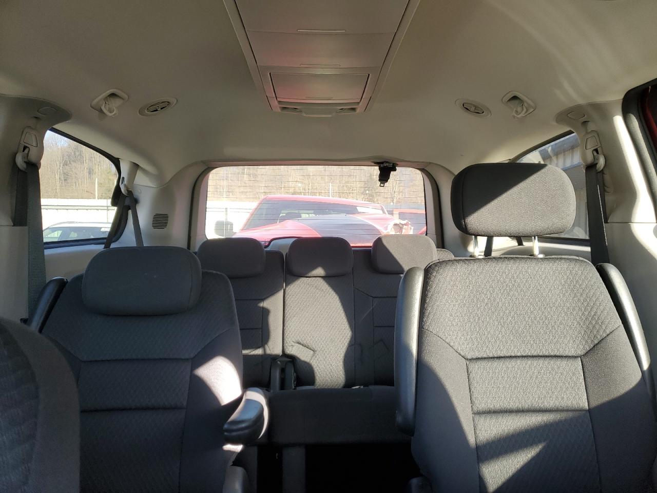 2010 Dodge Caravan - Image 10