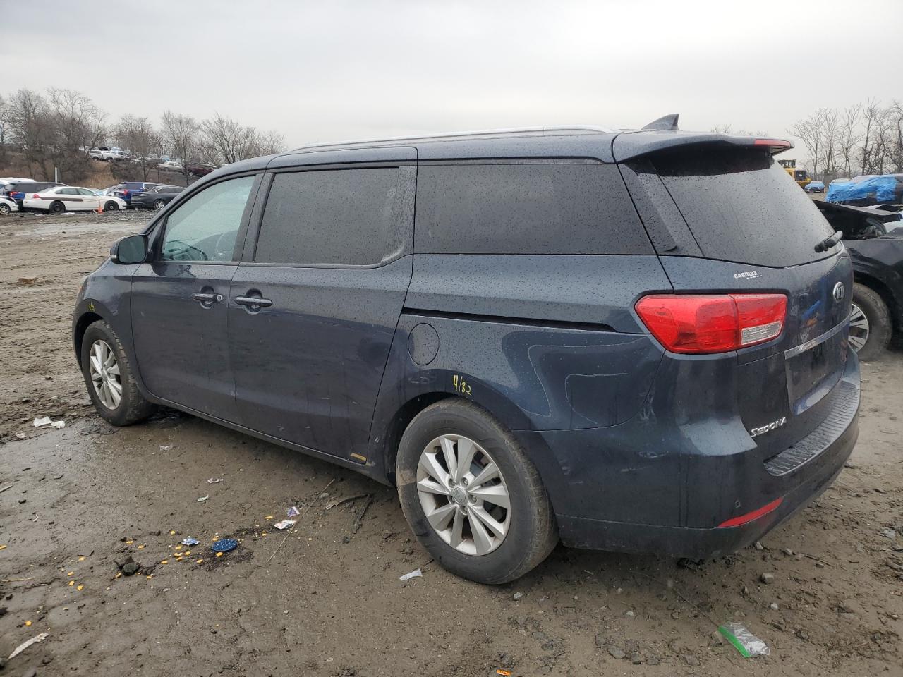 2016 Kia Sedona - Image 2