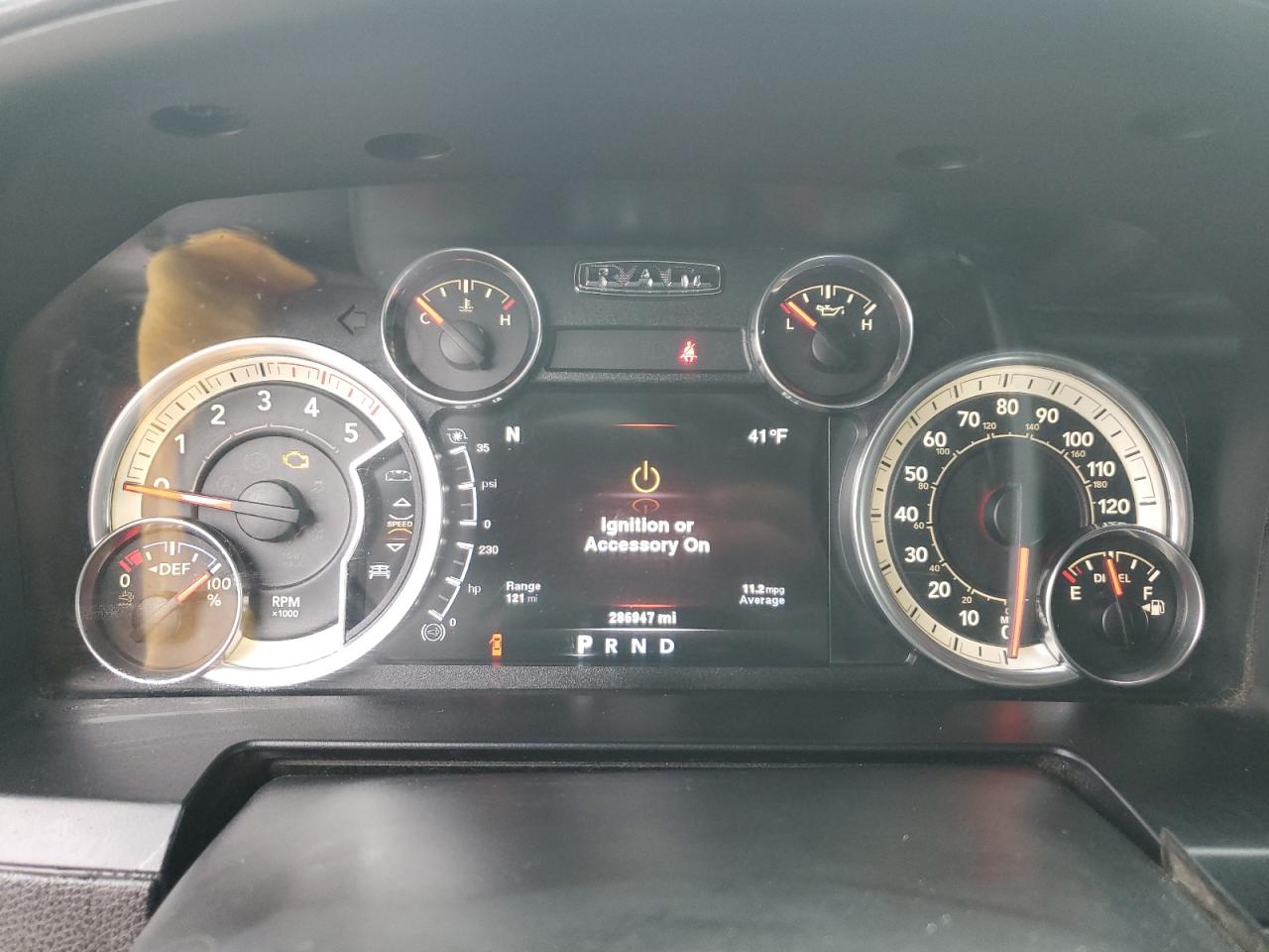 2014 RAM 3500 - Image 9