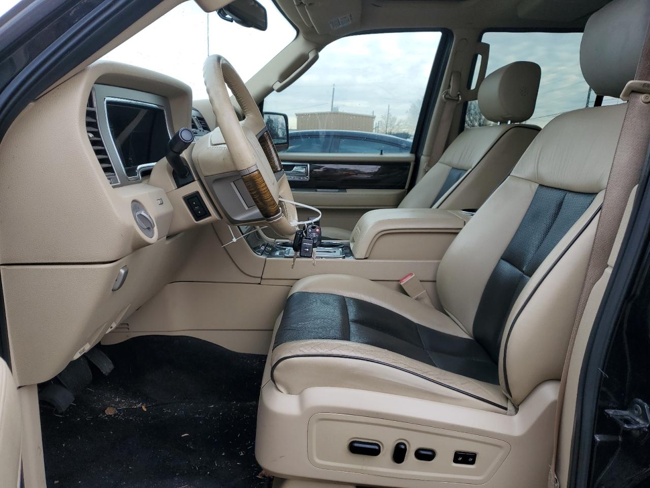 2010 Lincoln Navigator - Image 7