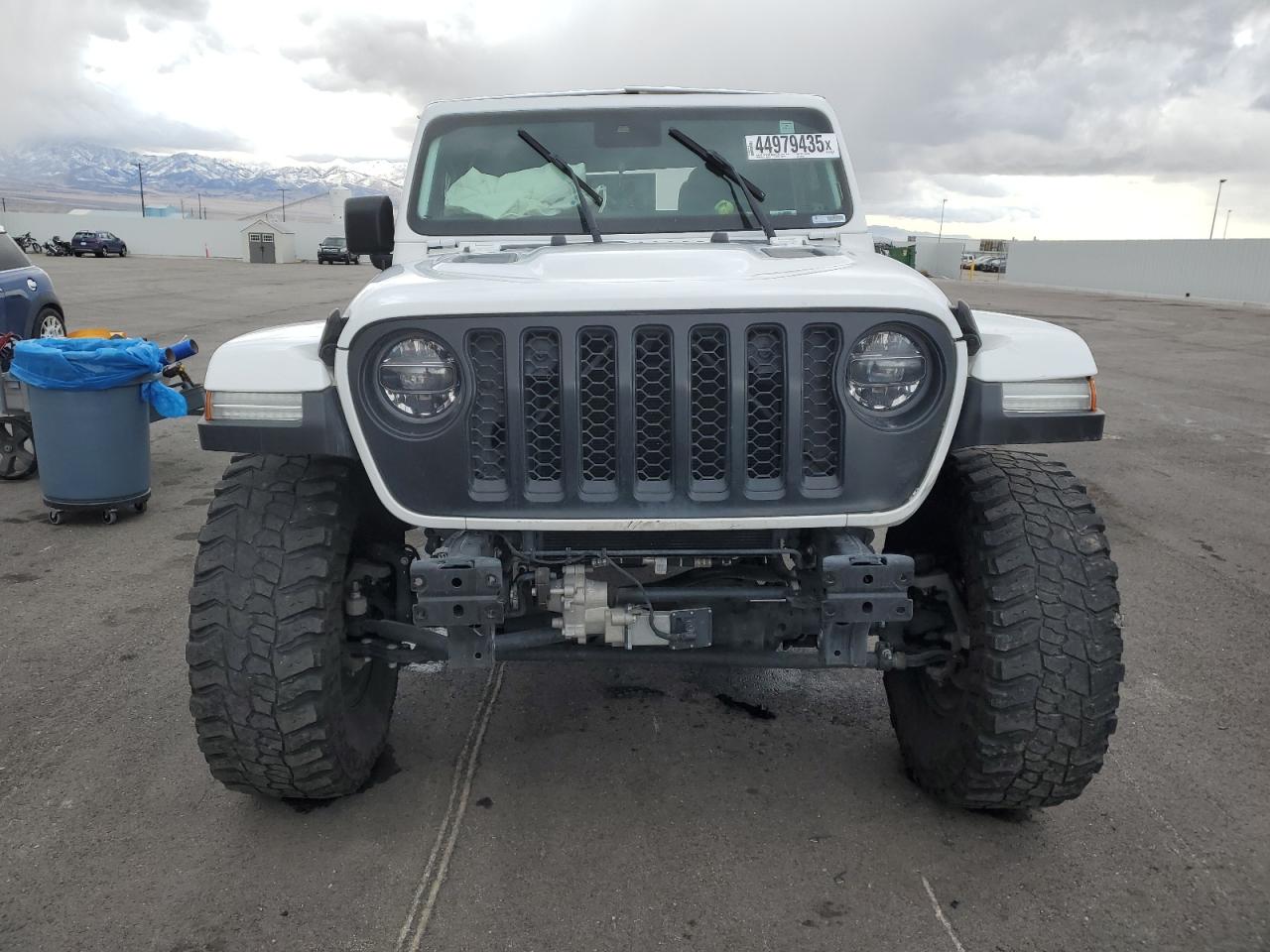 2021 Jeep Gladiator - Image 5