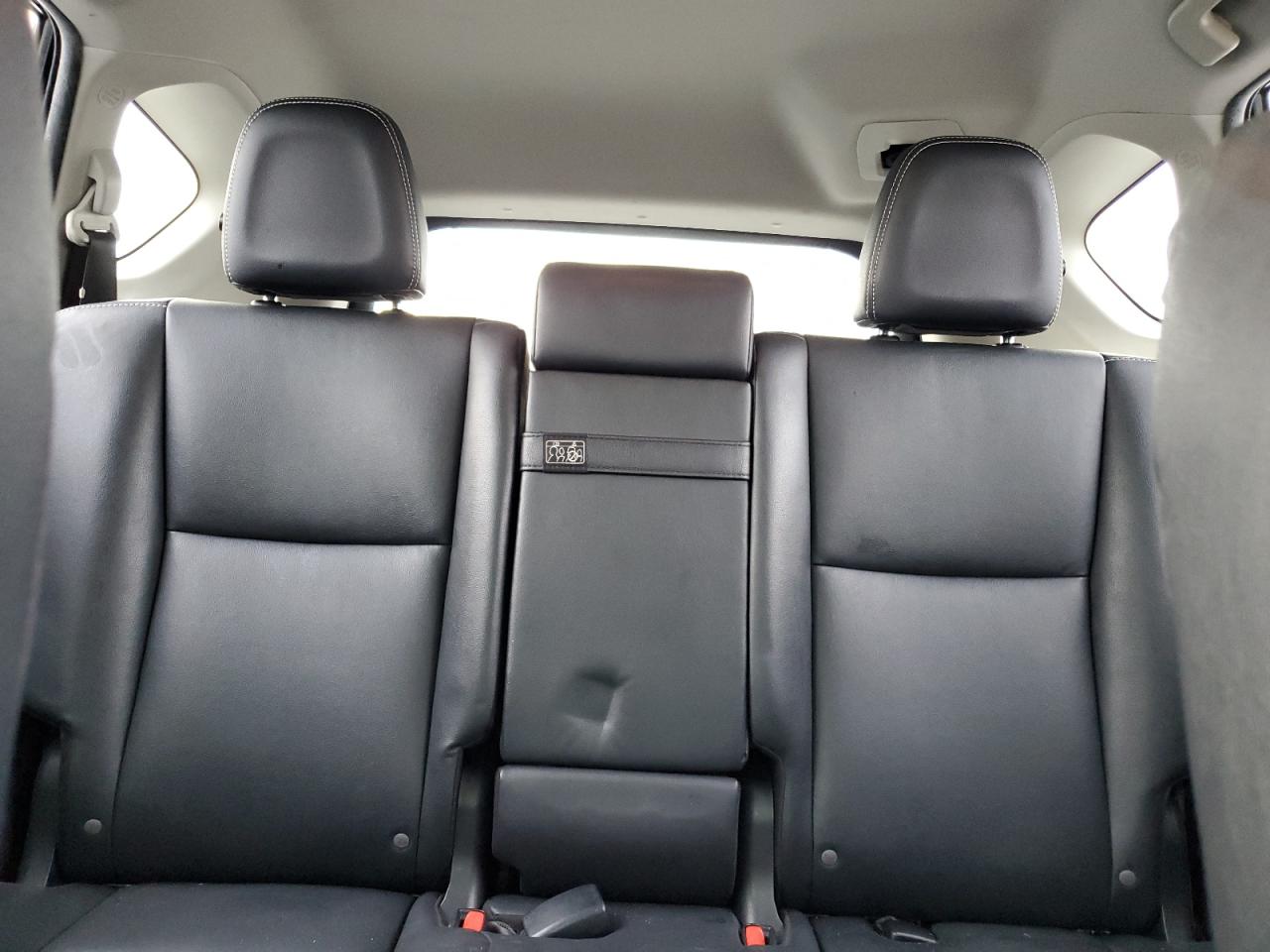 2016 Toyota RAV 4 - Image 10