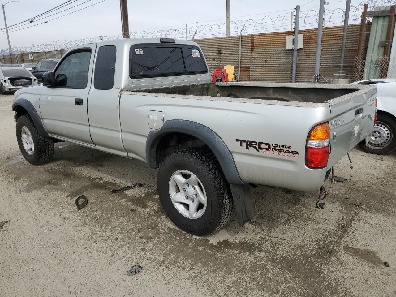 2004 Toyota Tacoma - Image 2