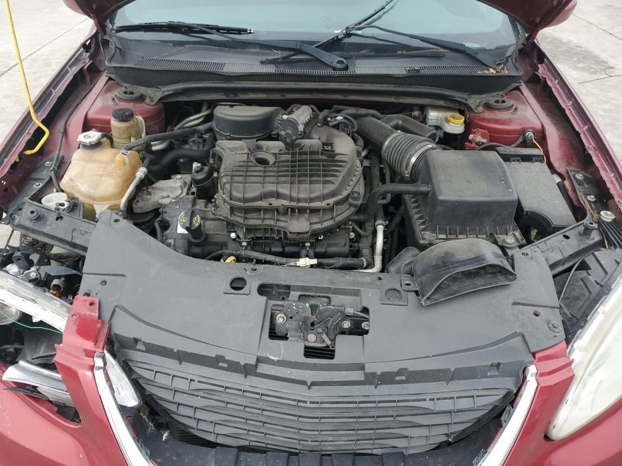 2013 Chrysler 200 - Image 13