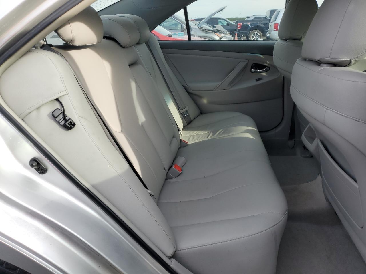 2011 Toyota Camry - Image 10