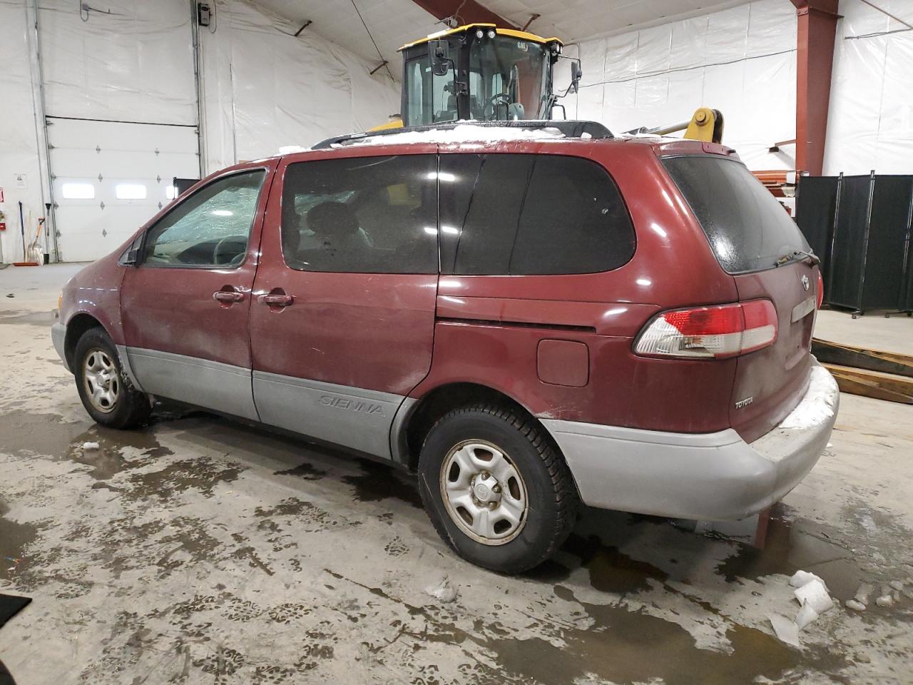 2003 Toyota Sienna - Image 2