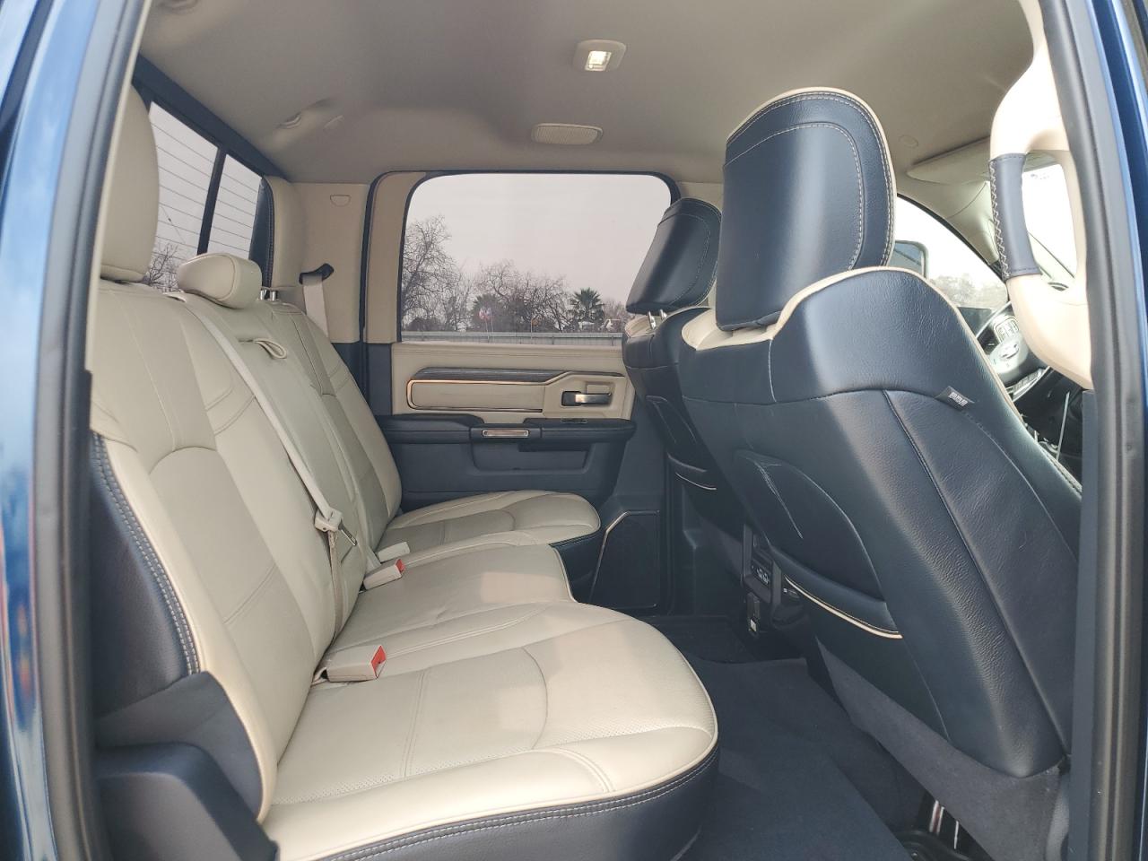 2022 RAM 3500 - Image 10