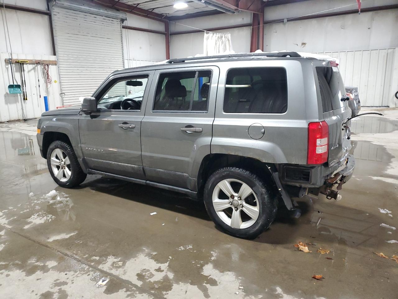 2012 Jeep Liberty (Patriot) - Image 2