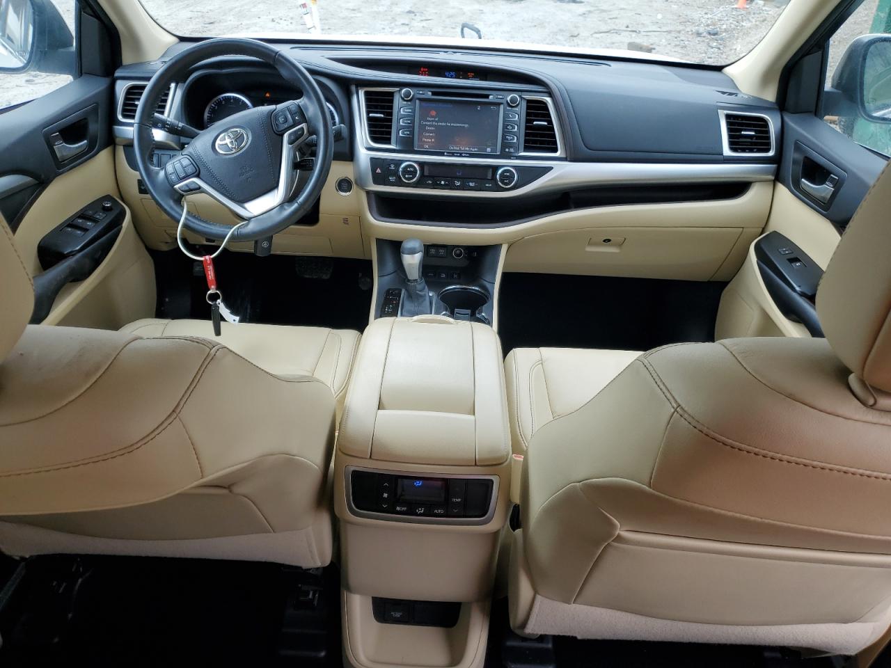 2017 Toyota Highlander - Image 8