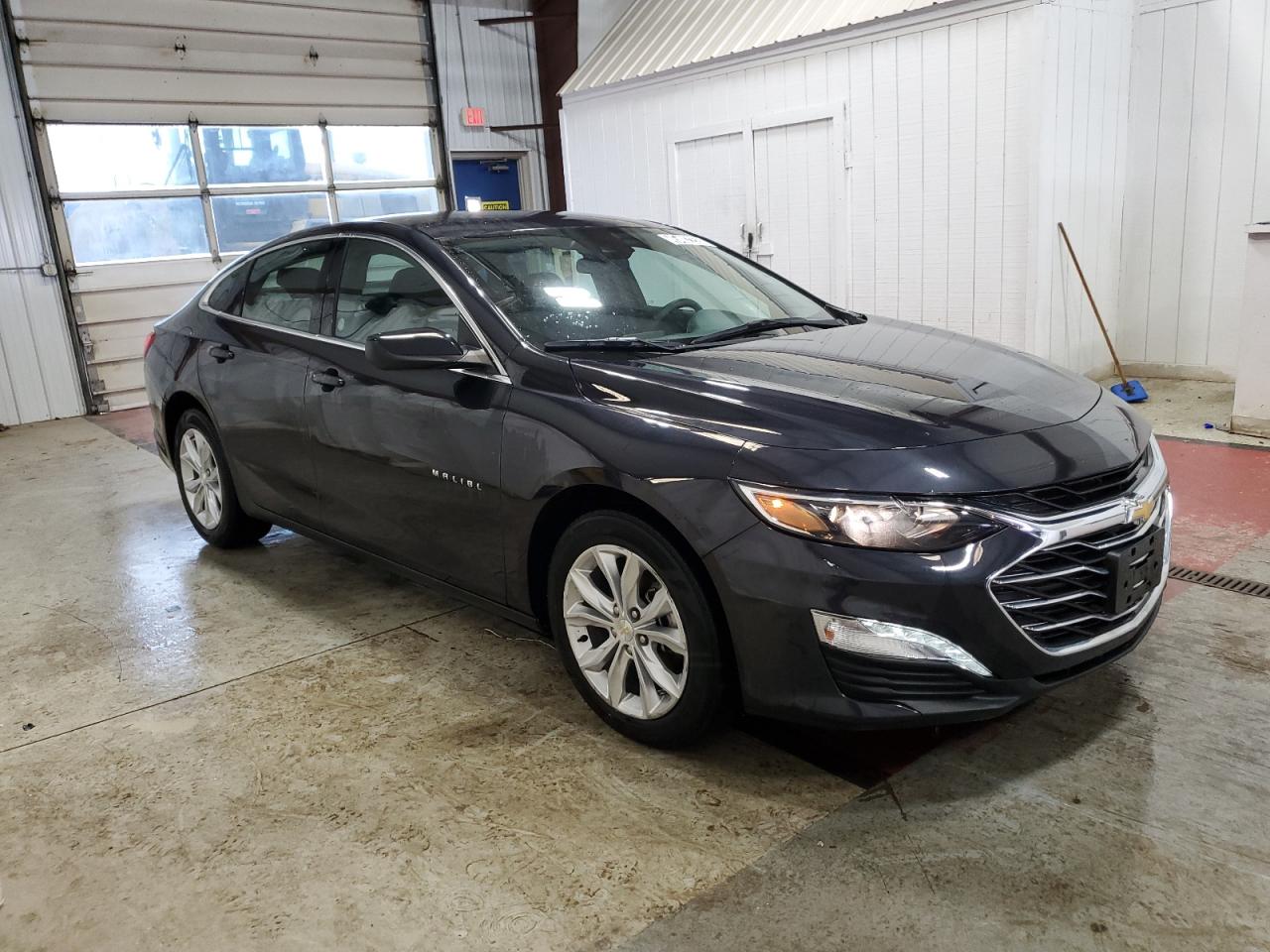 2023 Chevrolet Malibu - Image 4